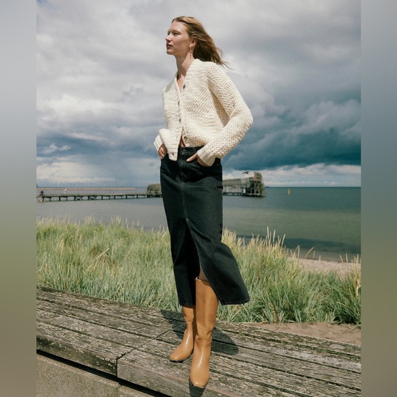 Madewell- Denim Mid-Rise Maxi Skirt in Lunar Wash - Picture 1 of 7